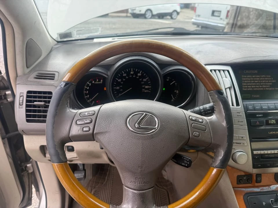 2006 Lexus RX 2nd Gen - Image 3 of 14