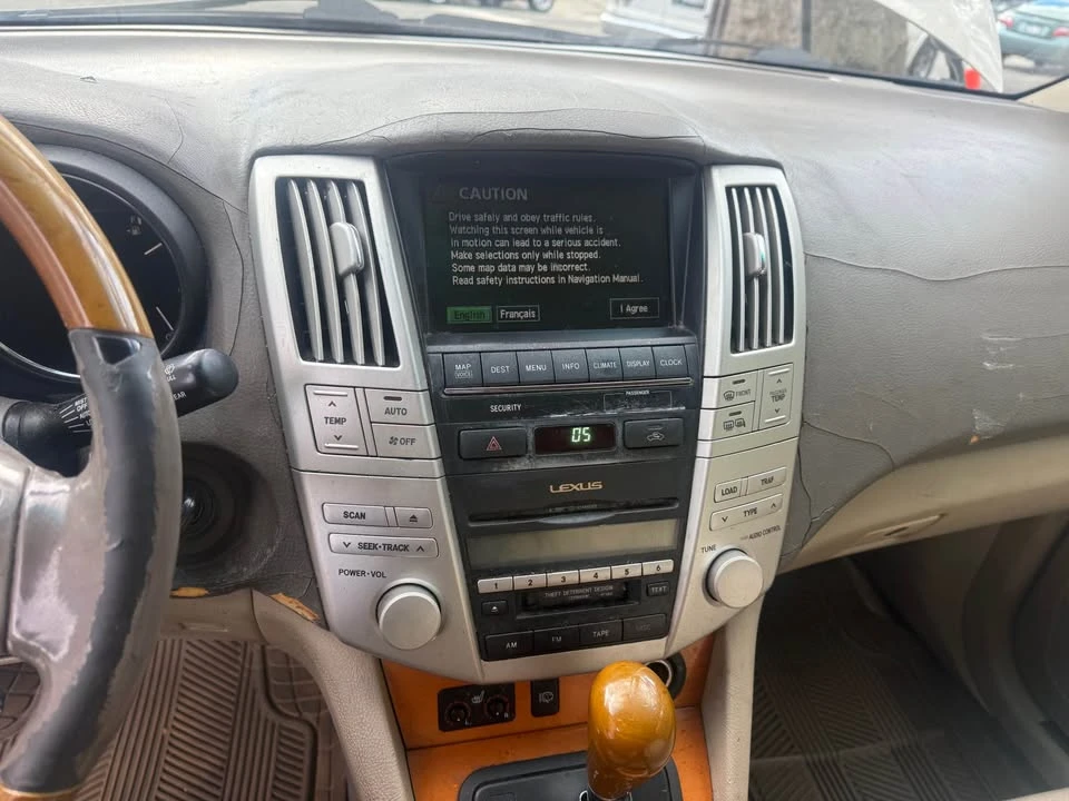 2006 Lexus RX 2nd Gen - Image 7 of 14