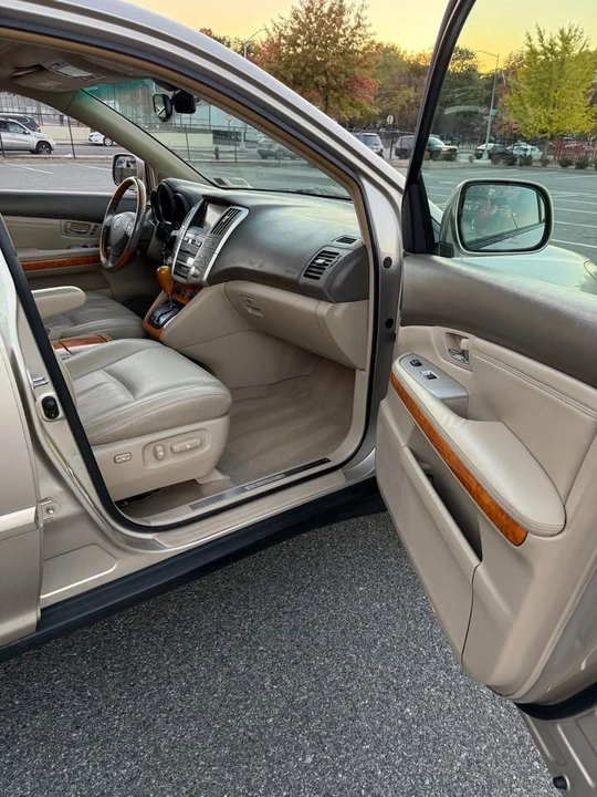 2006 Lexus RX 2nd Gen - Image 12 of 20