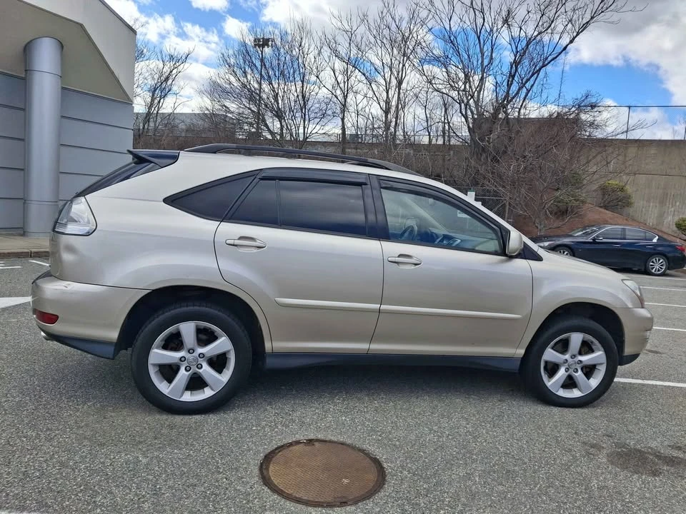 2006 Lexus RX 2nd Gen - Image 9 of 10