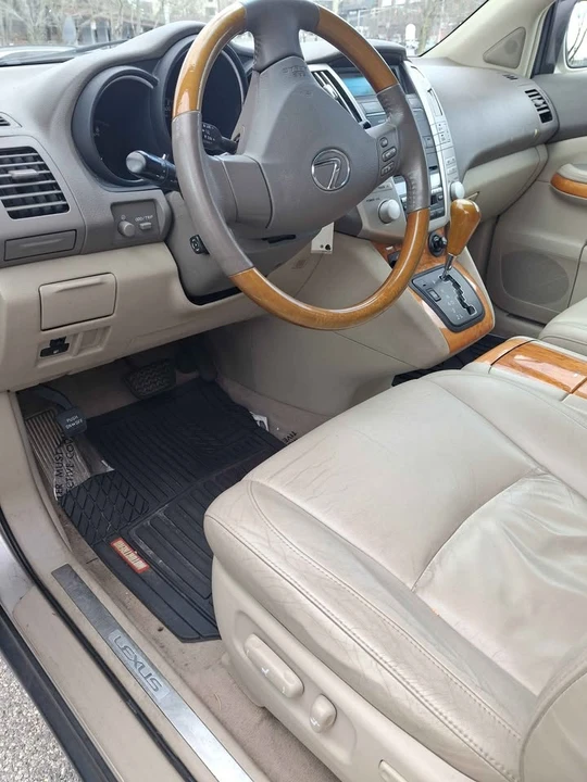 2006 Lexus RX 2nd Gen - Image 7 of 9