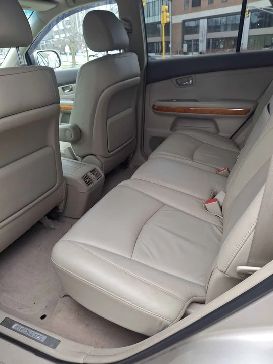 2006 Lexus RX 2nd Gen - Image 5 of 9