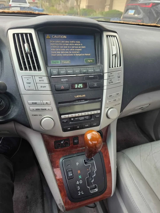 2006 Lexus RX 2nd Gen - Image 9 of 17