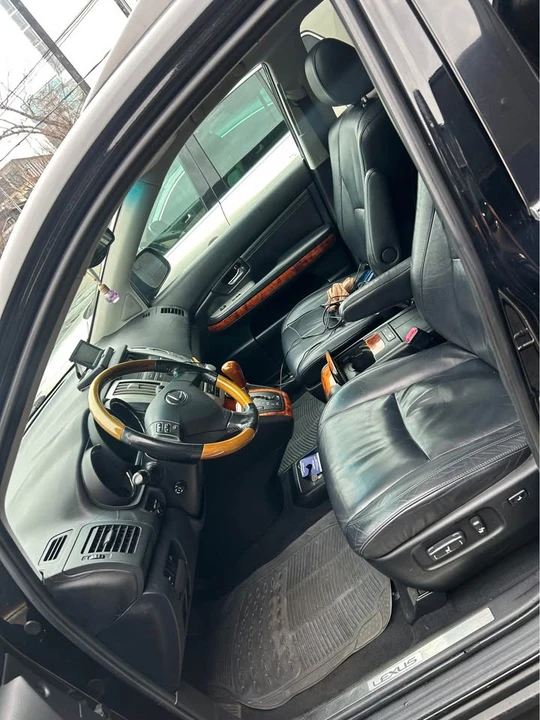 2006 Lexus RX 2nd Gen - Image 6 of 18