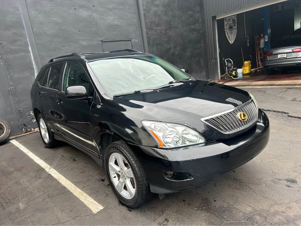 2006 Lexus RX 2nd Gen - Image 3 of 18