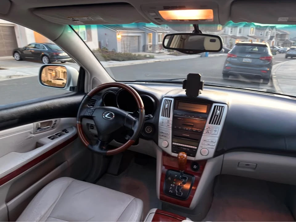 2006 Lexus RX 2nd Gen - Image 6 of 12