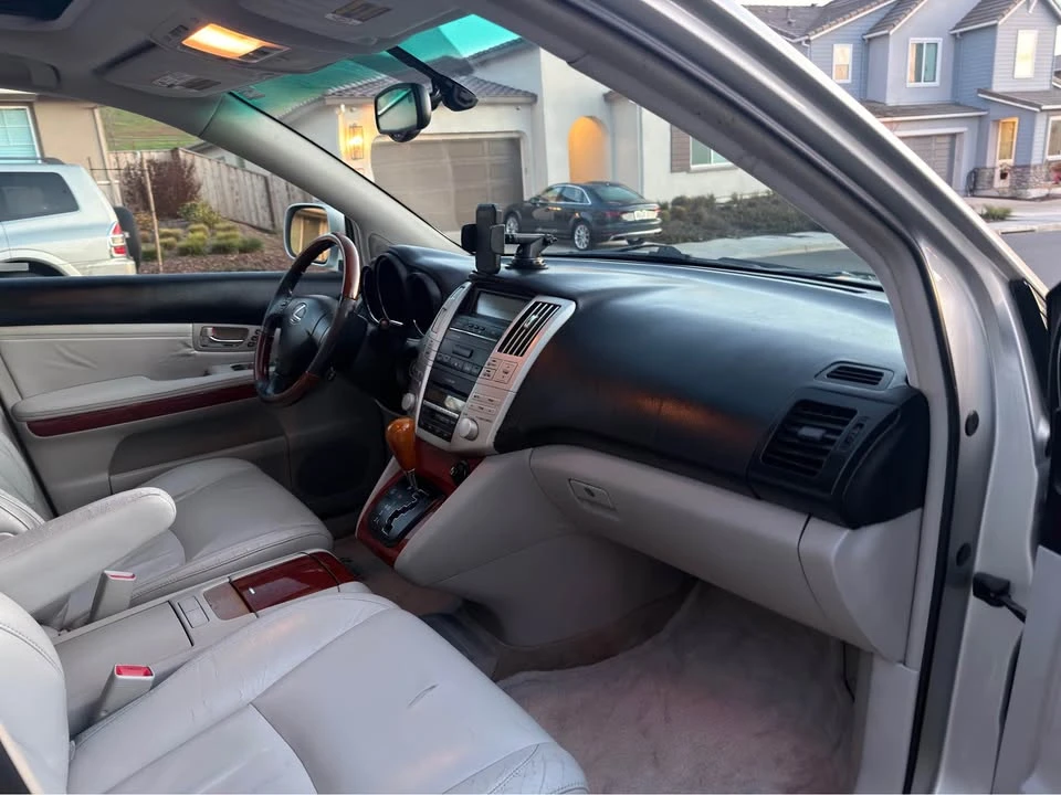 2006 Lexus RX 2nd Gen - Image 7 of 12