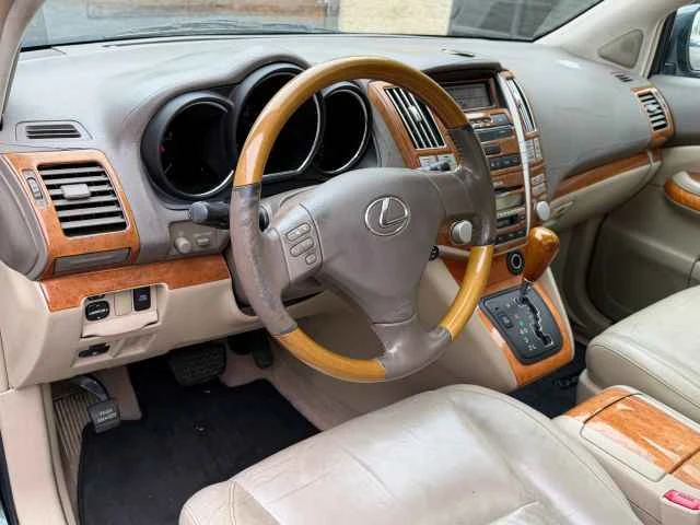 2006 Lexus RX 2nd Gen - Image 9 of 13