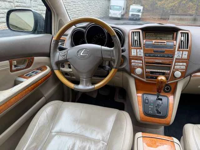 2006 Lexus RX 2nd Gen - Image 7 of 13