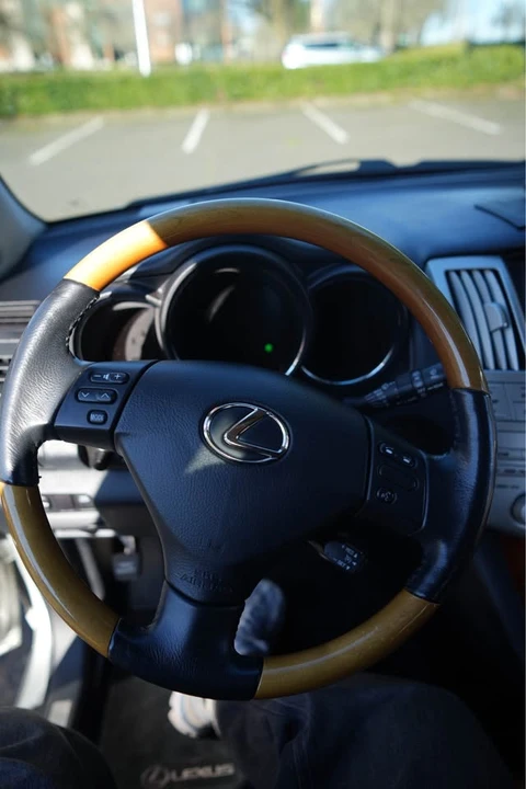 2006 Lexus RX 2nd Gen - Image 8 of 16