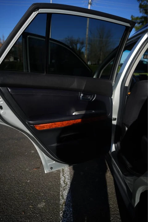 2006 Lexus RX 2nd Gen - Image 5 of 16