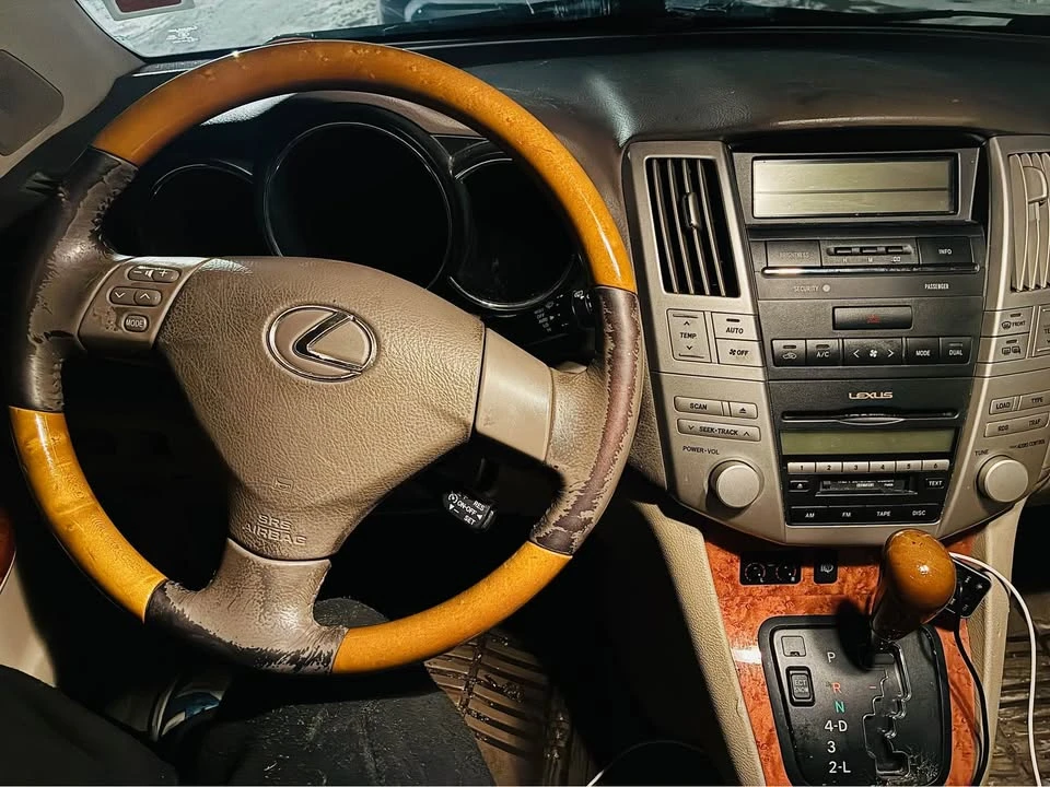 2006 Lexus RX 2nd Gen - Image 12 of 14
