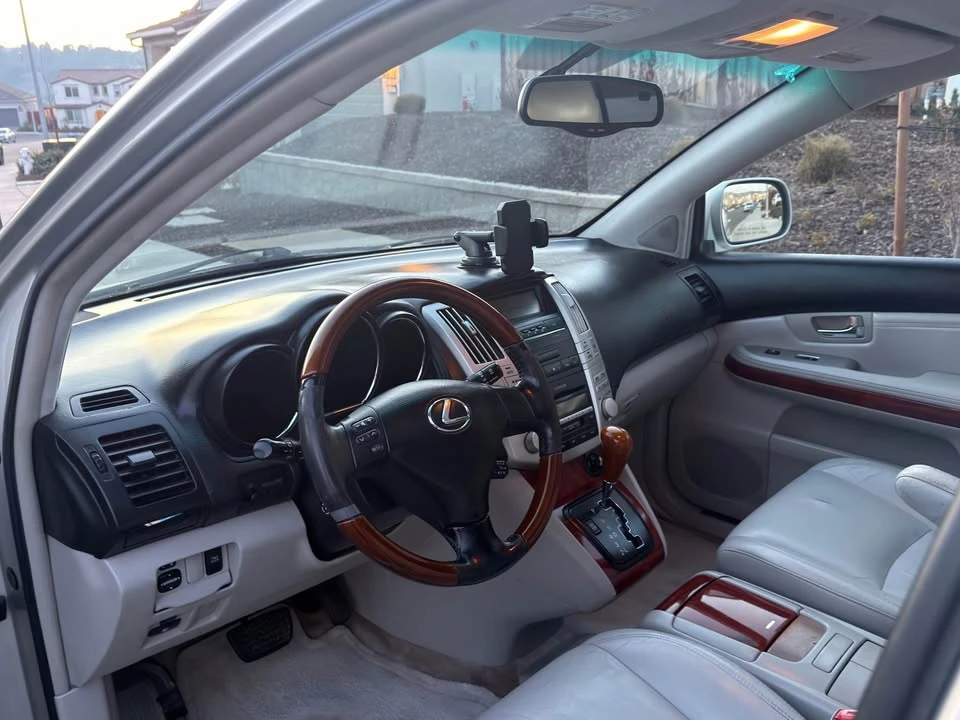 2006 Lexus RX 2nd Gen - Image 11 of 12