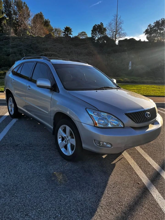 2006 Lexus RX 2nd Gen - Image 2 of 8