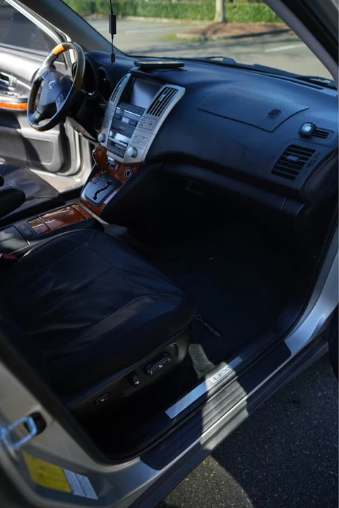 2006 Lexus RX 2nd Gen - Image 10 of 16