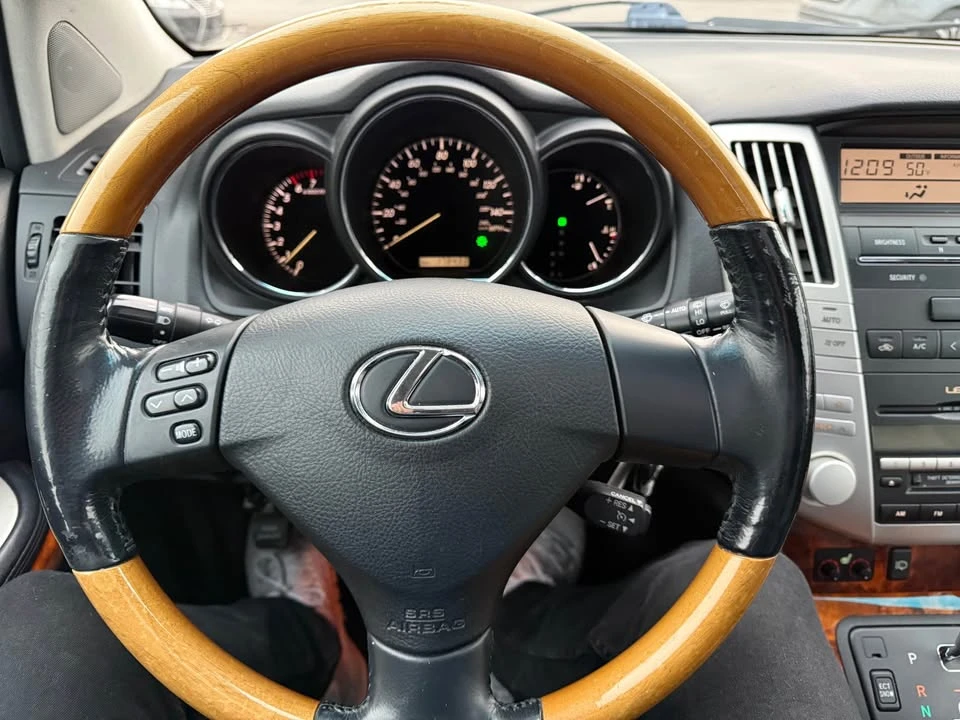 2006 Lexus RX 2nd Gen - Image 10 of 20