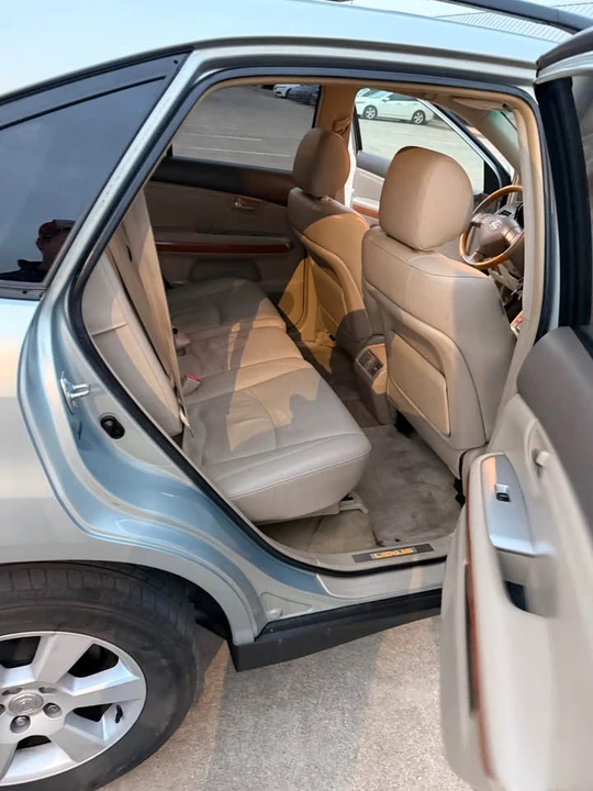 2006 Lexus RX 2nd Gen - Image 12 of 16