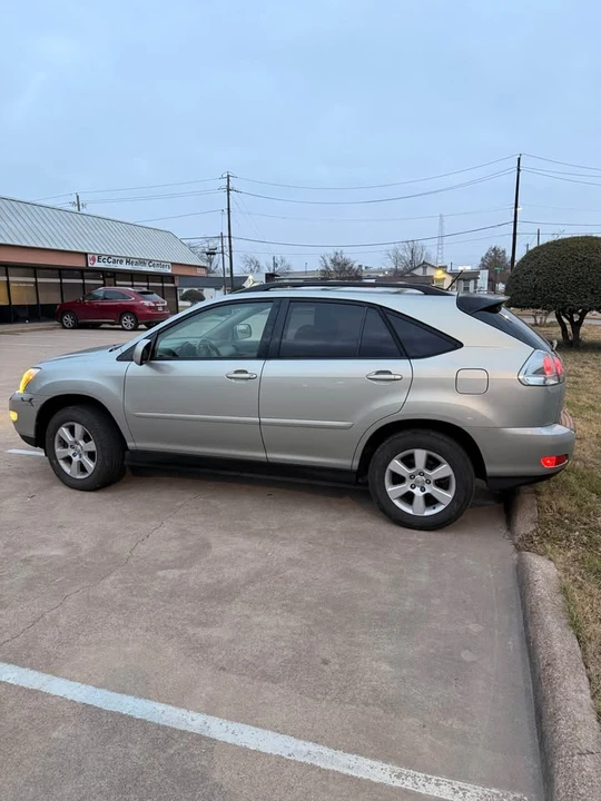2006 Lexus RX 2nd Gen - Image 3 of 16