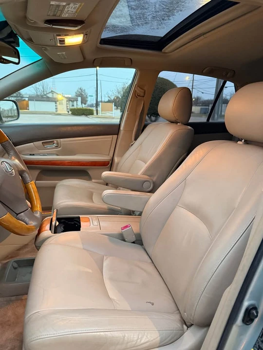 2006 Lexus RX 2nd Gen - Image 9 of 16