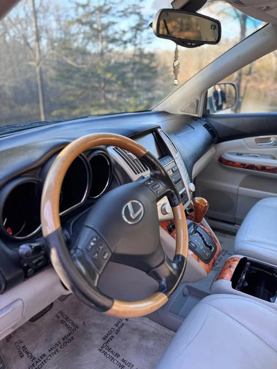 2006 Lexus RX 2nd Gen - Image 10 of 18
