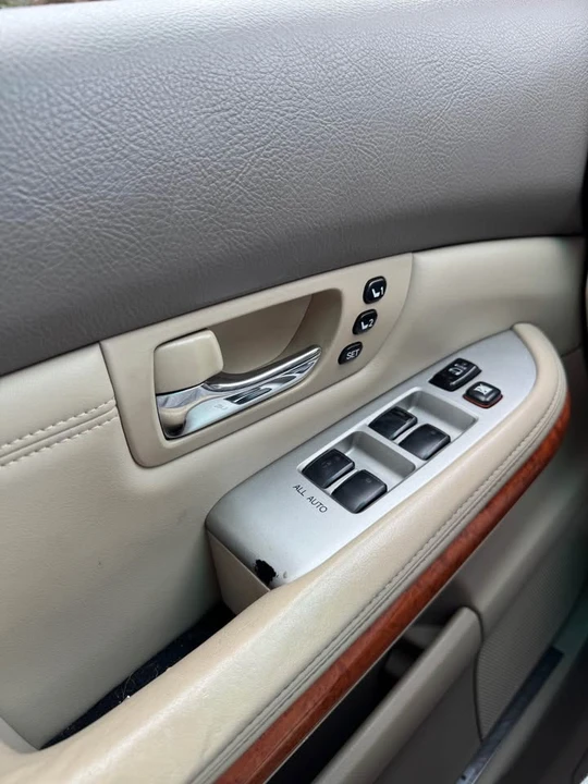 2006 Lexus RX 2nd Gen - Image 19 of 20