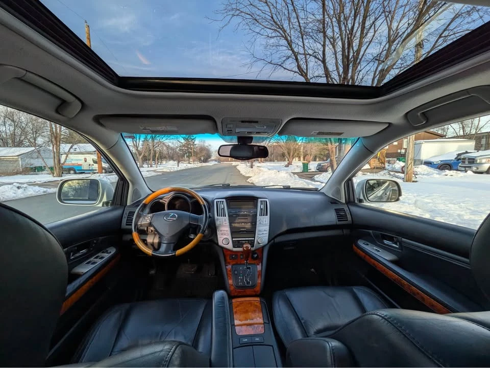 2006 Lexus RX 2nd Gen - Image 10 of 15