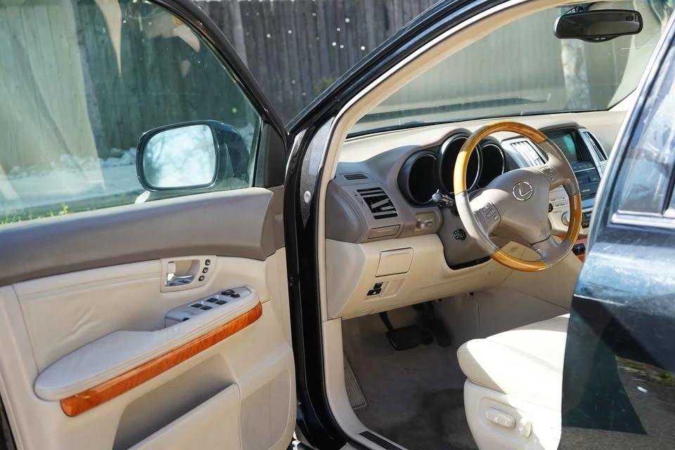 2006 Lexus RX 2nd Gen - Image 13 of 20