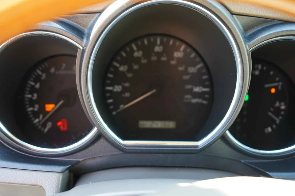 2006 Lexus RX 2nd Gen - Image 11 of 20