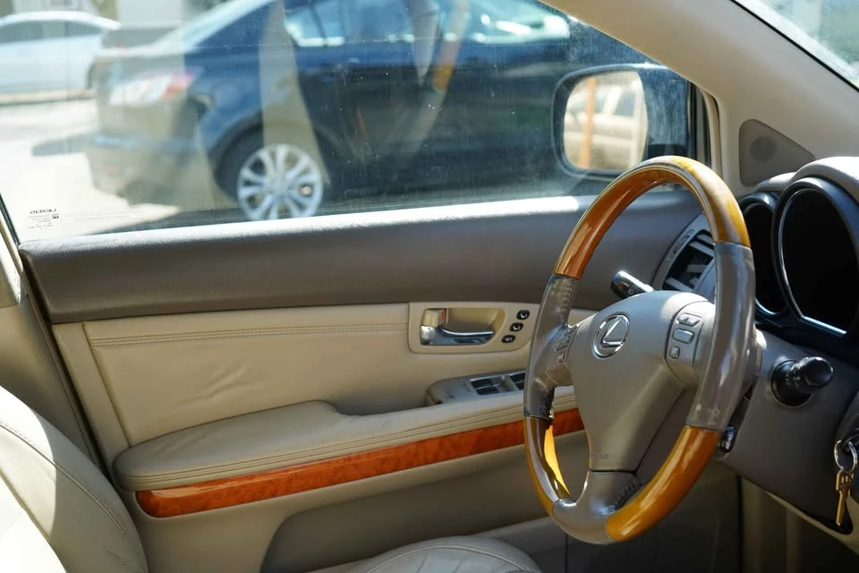 2006 Lexus RX 2nd Gen - Image 12 of 20
