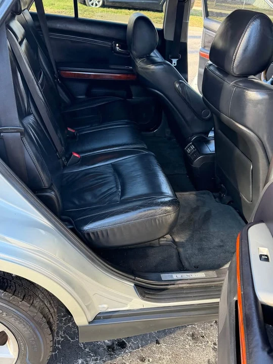 2006 Lexus RX 2nd Gen - Image 11 of 16