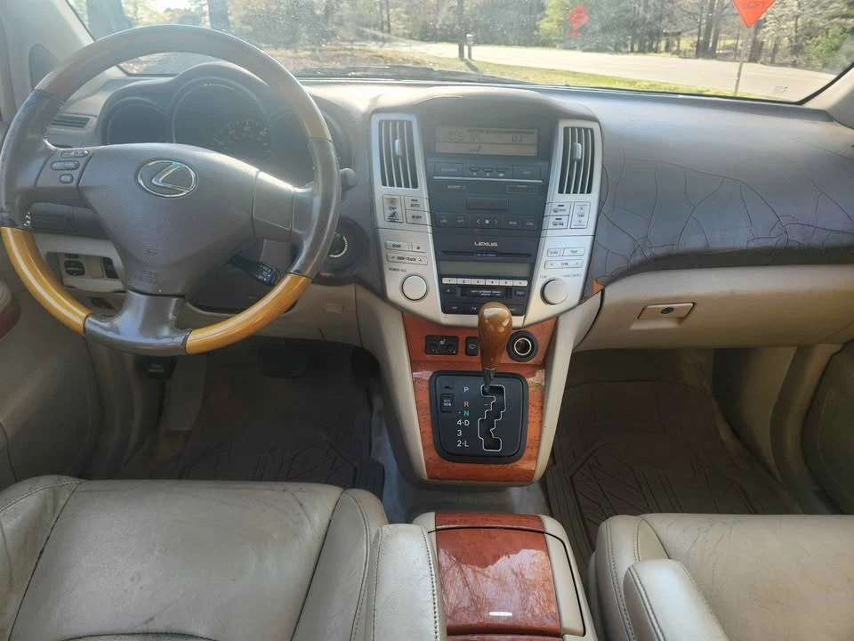 2006 Lexus RX 2nd Gen - Image 6 of 10