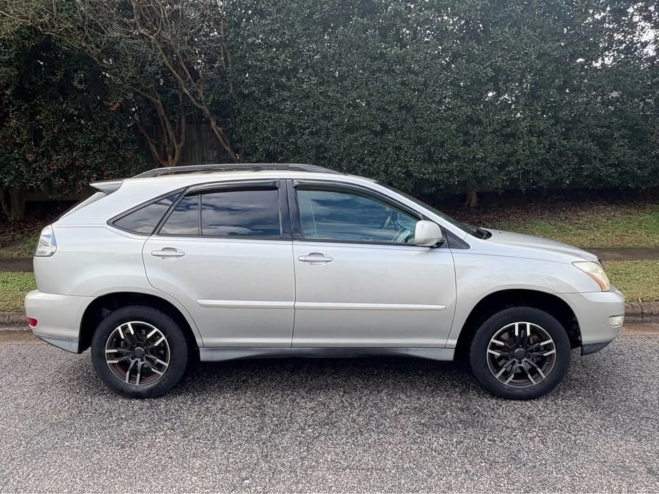 2006 Lexus RX 2nd Gen - Image 3 of 10