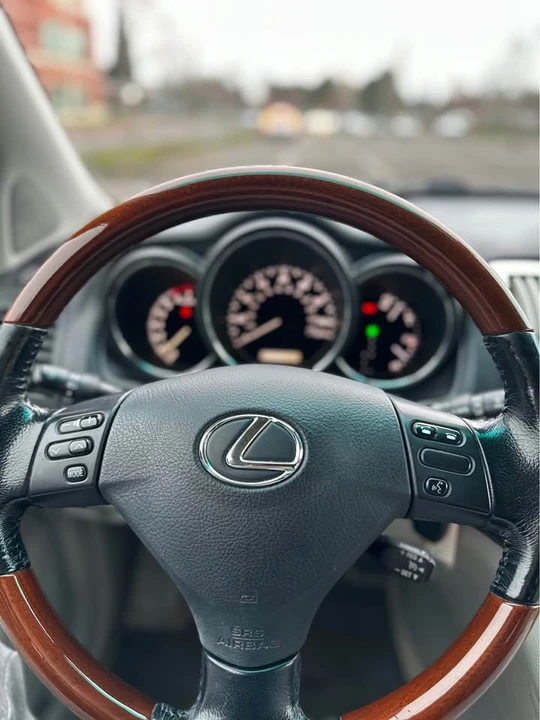 2006 Lexus RX 2nd Gen - Image 13 of 17