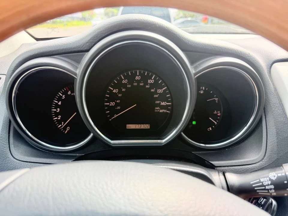 2006 Lexus RX 2nd Gen - Image 12 of 17