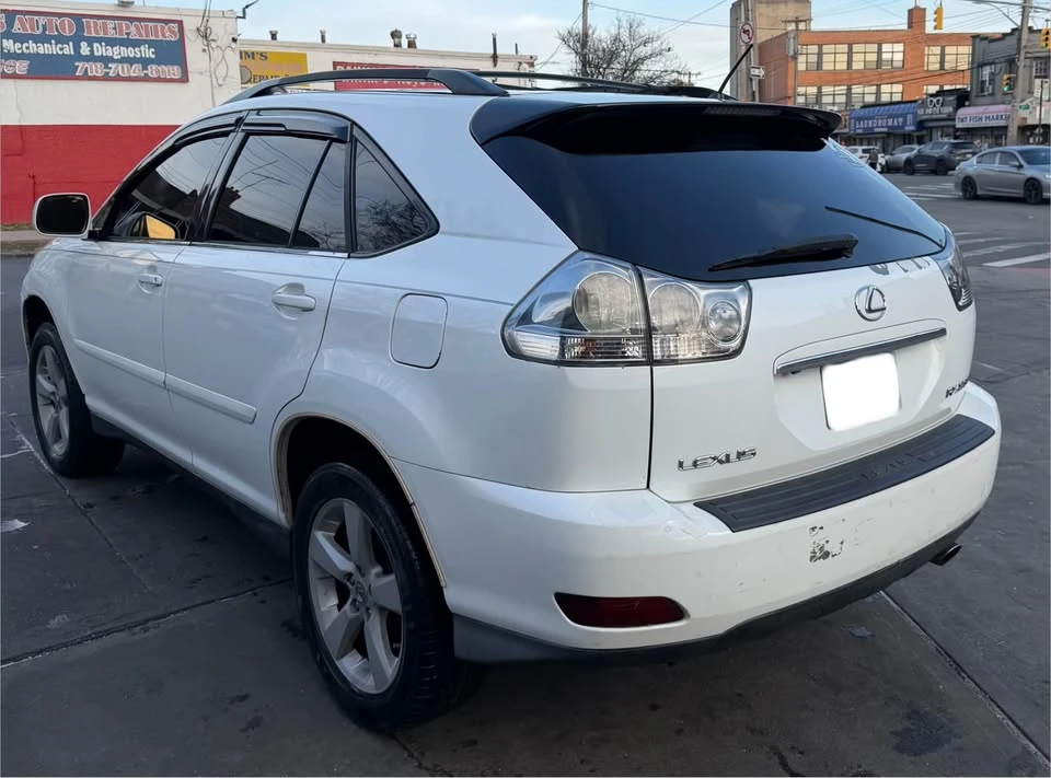 2006 Lexus RX 2nd Gen - Image 5 of 9