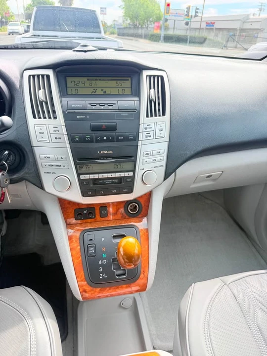 2006 Lexus RX 2nd Gen - Image 14 of 17