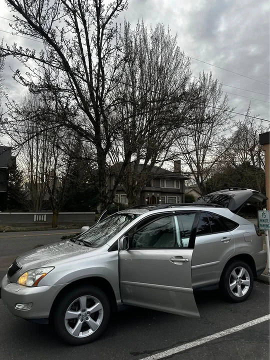 2006 Lexus RX 2nd Gen - Image 2 of 10