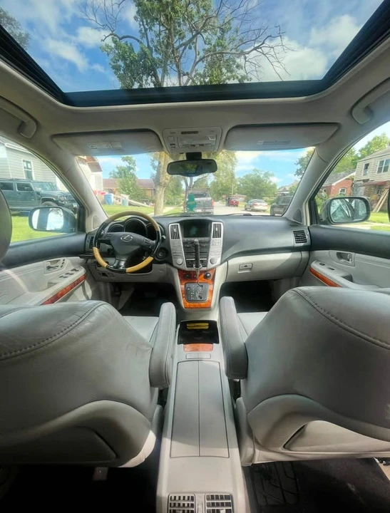 2006 Lexus RX 2nd Gen - Image 2 of 10