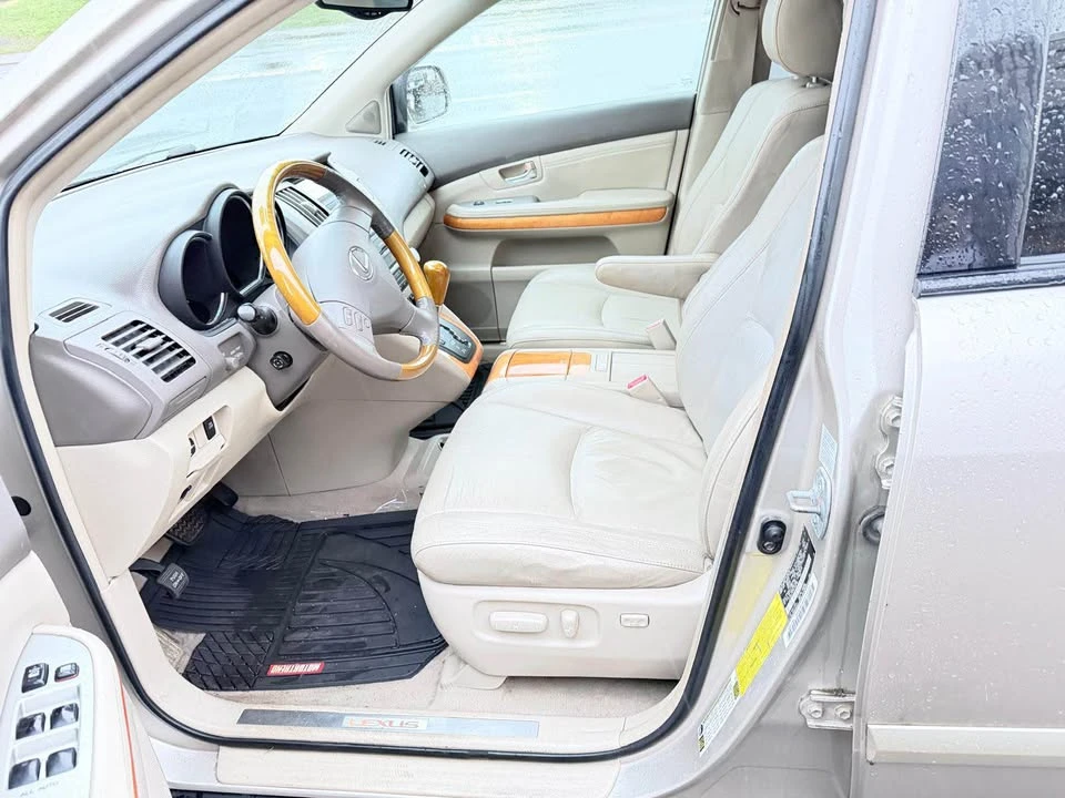 2006 Lexus RX 2nd Gen - Image 10 of 13