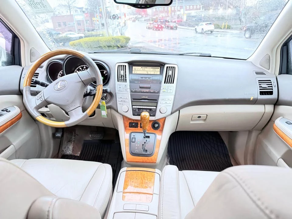 2006 Lexus RX 2nd Gen - Image 4 of 13