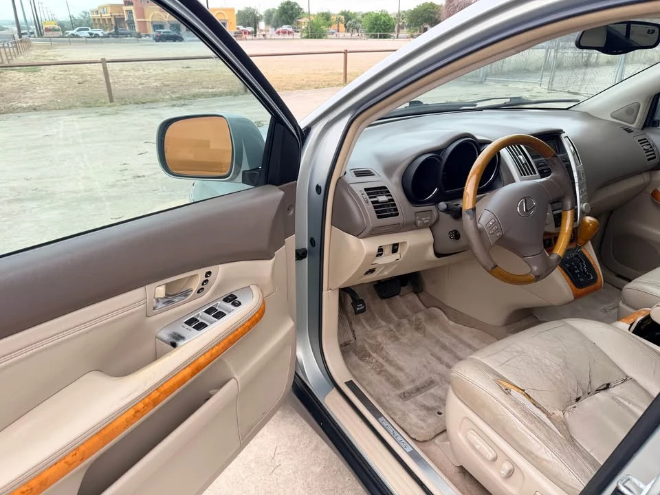 2006 Lexus RX 2nd Gen - Image 5 of 8