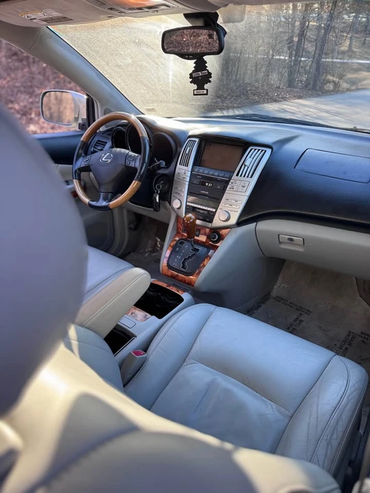 2006 Lexus RX 2nd Gen - Image 10 of 17