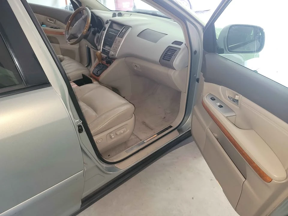 2006 Lexus RX 2nd Gen - Image 4 of 5