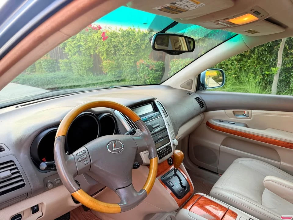 2006 Lexus RX 2nd Gen - Image 5 of 9