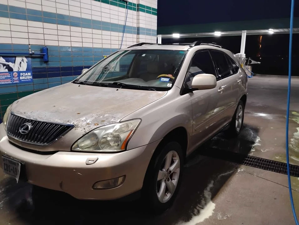 2006 Lexus RX 2nd Gen - Image 2 of 8