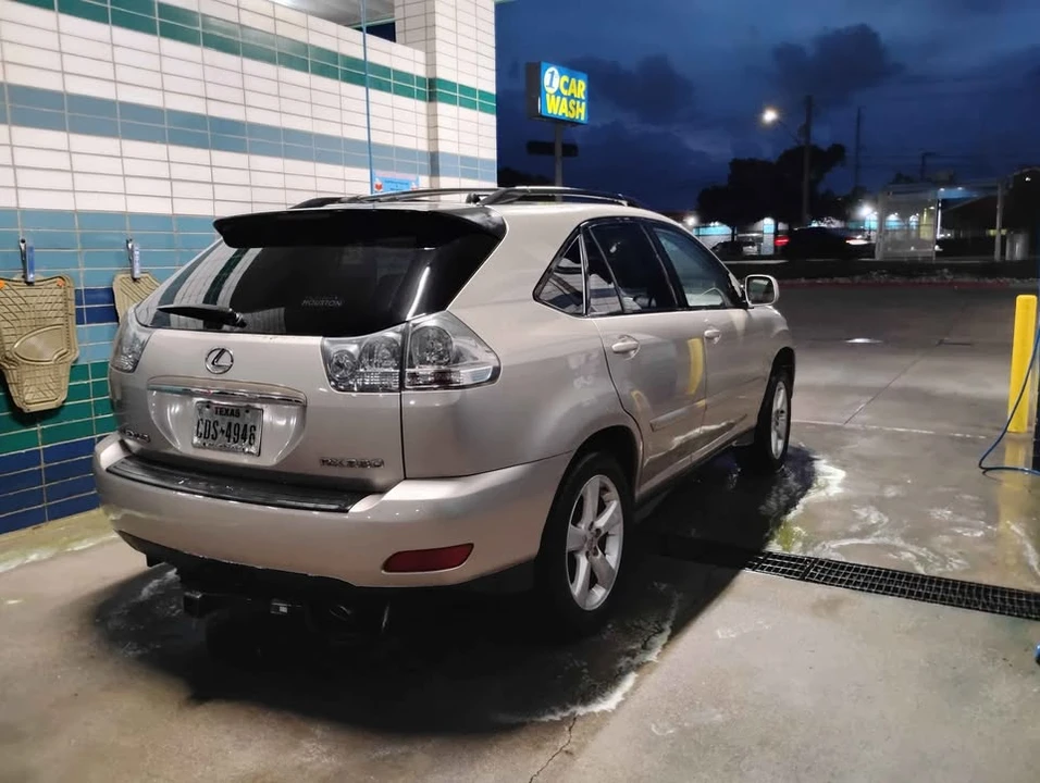 2006 Lexus RX 2nd Gen - Image 3 of 8