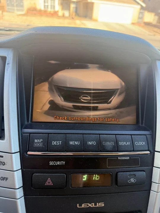 2006 Lexus RX 2nd Gen - Image 11 of 12