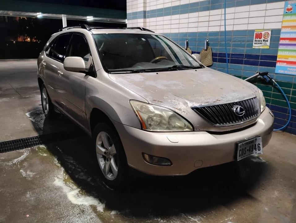 2006 Lexus RX 2nd Gen - Image 5 of 8