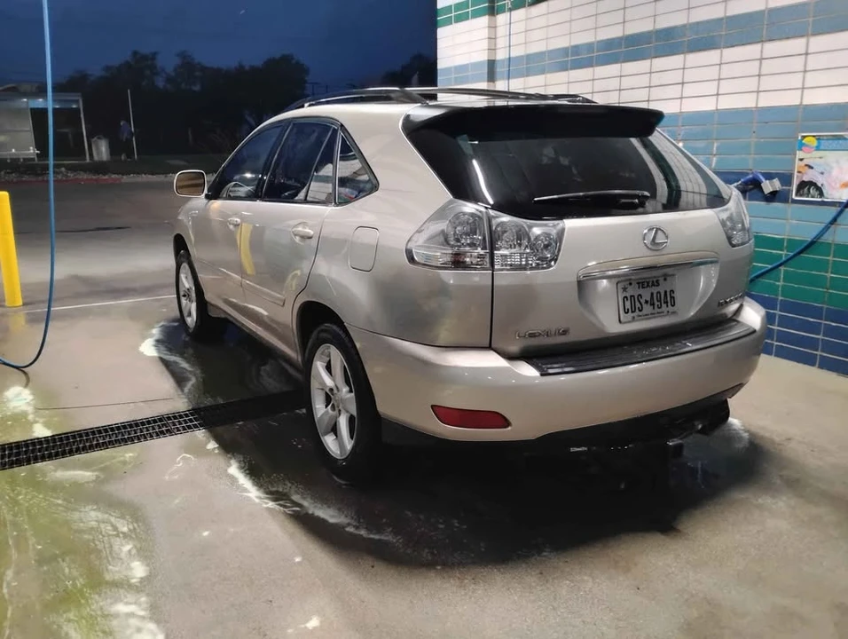 2006 Lexus RX 2nd Gen - Image 4 of 8