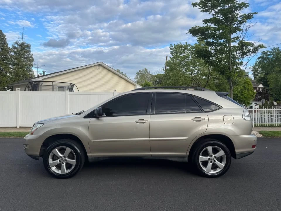 2006 Lexus RX 2nd Gen - Image 2 of 17